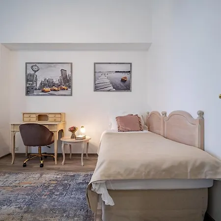 The Royal Hlavna Balcony Parking Lägenhet Košice