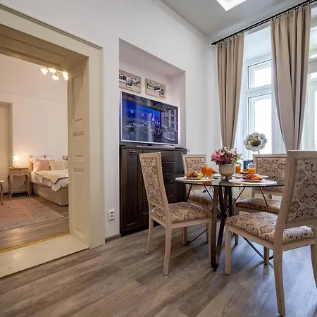 The Royal Hlavna Balcony Parking *