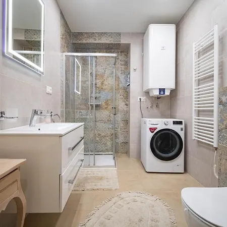 The Royal Hlavna Balcony Parking