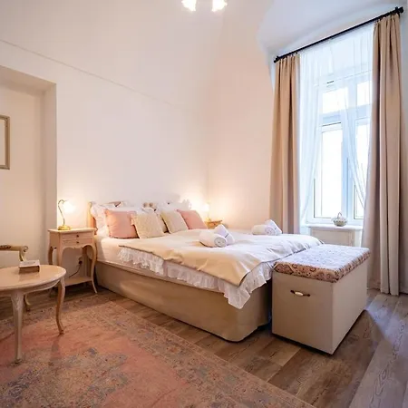 Appartement The Royal Hlavna Balcony Parking *