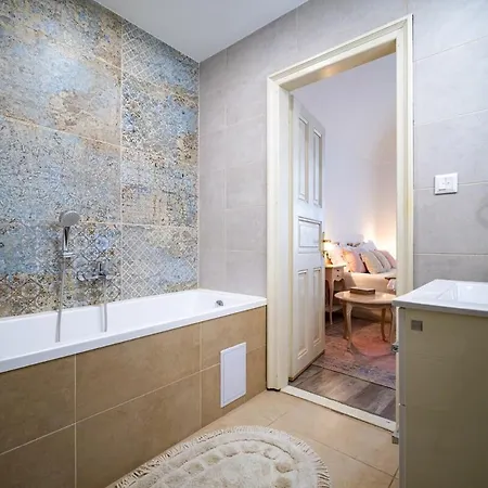 The Royal Hlavna Balcony Parking Apartment Košice