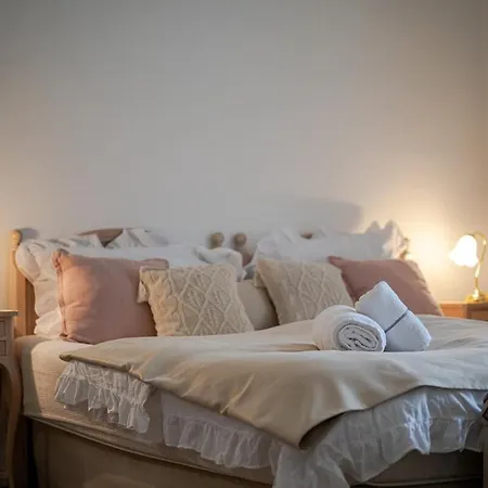 The Royal Hlavna - Balcony Apartment 아파트
