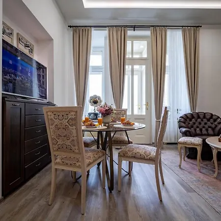 The Royal Hlavna Balcony Parking Appartement *