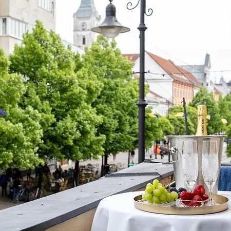 The Royal Hlavna Balcony Parking Apartmán *