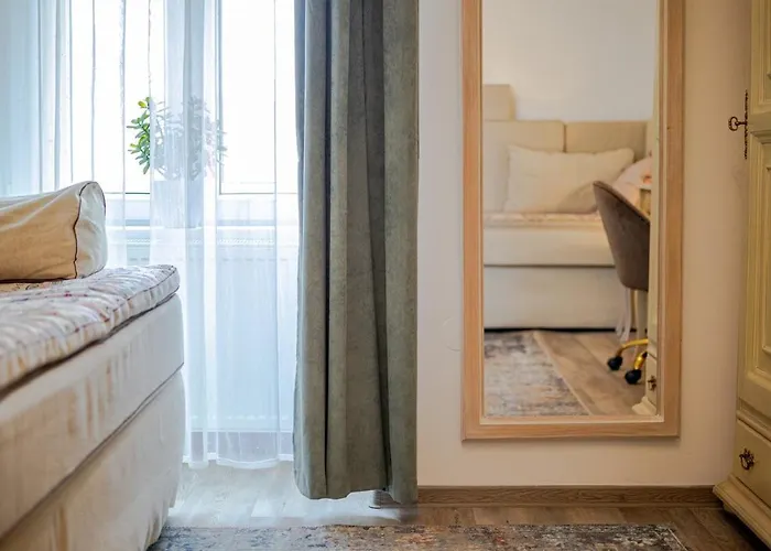 The Royal Hlavna Balcony Parking Апартаменты *
